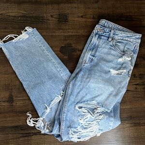 American Eagle Striged Ripped Mom Jean